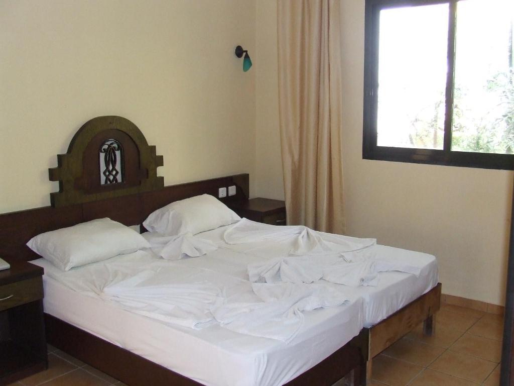 Maxwell Club Aparthotel 3*