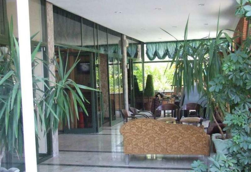 Maxwell Club Aparthotel