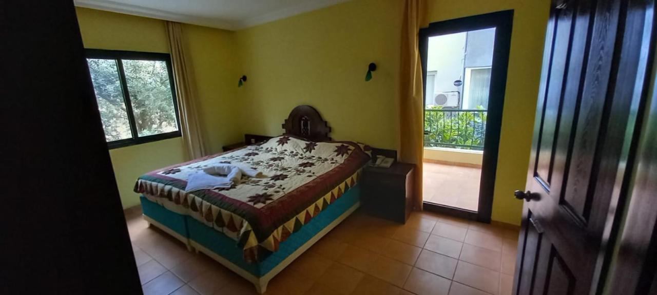 Hotel apartamentowy Maxwell Club